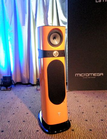 Une couleur orange plus proche de celle d’une McLaren 650s que d’une camionnette de la DDE.