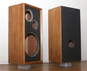 Les caisses prêtes à être remontées.