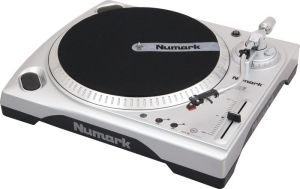 Put the f**king record on the f**king turntable diraient nos amis anglais.