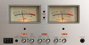 Le meilleur du Pioneer : les immenses vu-mètres.