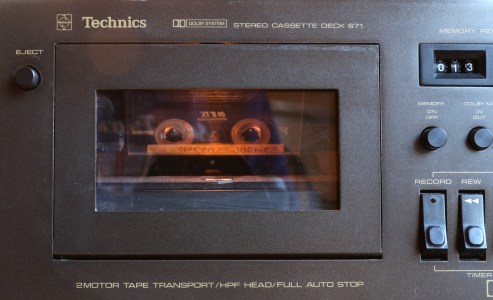 Grâce au miroir à 45°, on voit bien la cassette, mais à l'envers. 